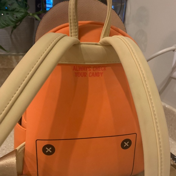 Trik R’ Treat Sam Loungefly - Picture 2 of 5